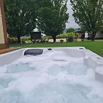 Lantgård L'albara - Wines, Pool &